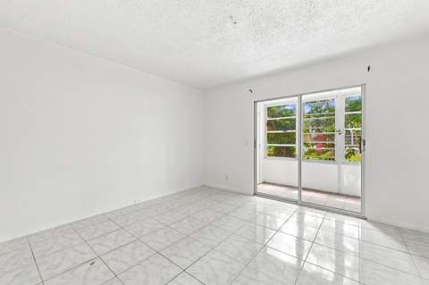 310 Oakridge R Court #310, Deerfield Beach FL - photo 17 of 43