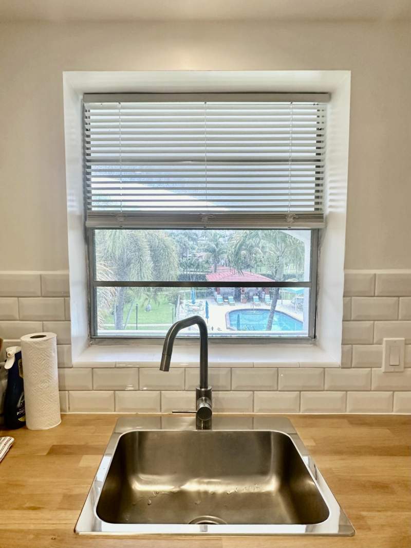 1 bedroom Stock Cooperative at 580 Egret Drive #314, Casa Paradiso Co-Op, Hallandale Beach — photo 3