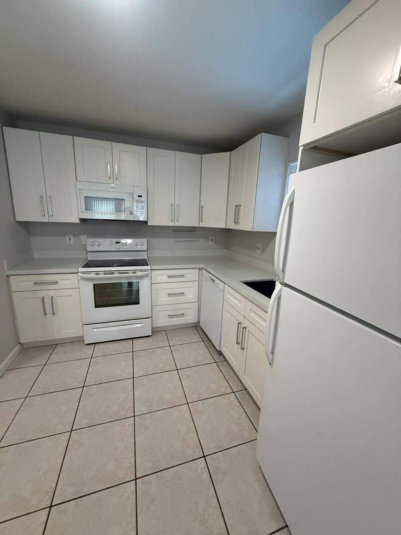 3 bedroom Condominium at 3647 NW 94th Avenue #4H, Grenadier Lakes At Welleby Condo, Sunrise — photo 5