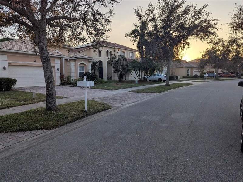 3 bedroom Single Family Residence at 6243 Arlington Way, Portofino Shores Phase Two, Fort Pierce — photo 3
