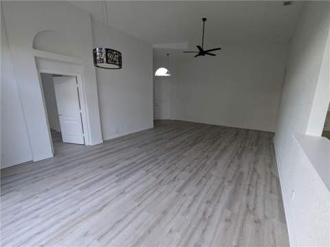 6243 Arlington Way, Fort Pierce FL - photo 8 of 33