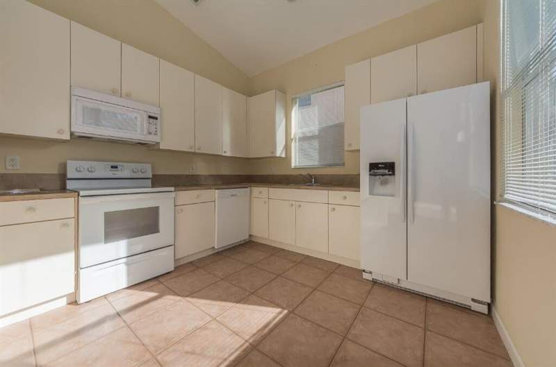 3 bedroom Single Family Residence at 6243 Arlington Way, Portofino Shores Phase Two, Fort Pierce — photo 5