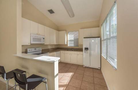 6243 Arlington Way, Fort Pierce FL - photo 6 of 33