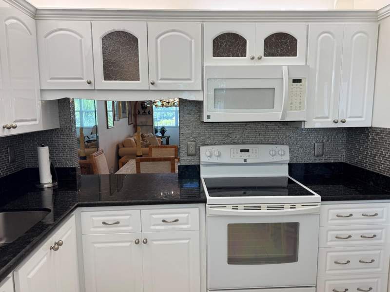 2 bedroom Condominium at 3180 Holiday Springs Boulevard #5-309, Holiday Springs Village 1 Condo, Margate — photo 5