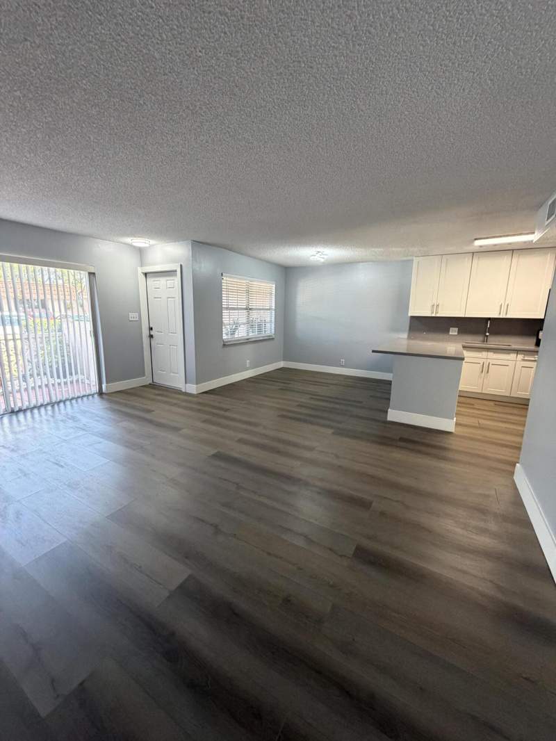 2 bedroom Condominium at 2329 SW 81st Terrace, Oakbrook Viii Condo, North Lauderdale — photo 4