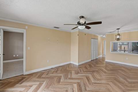 10927 NW 29th Court, Sunrise FL - photo 9 of 28