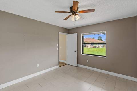 10927 NW 29th Court, Sunrise FL - photo 12 of 28