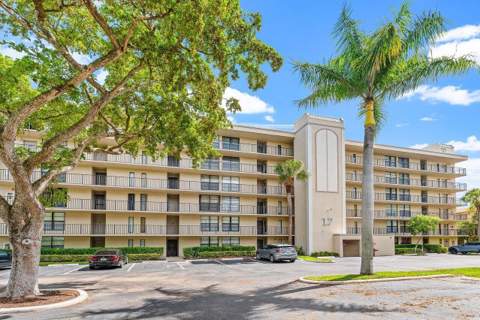 17 Royal Palm Way #105, Boca Raton FL - photo 6 of 44