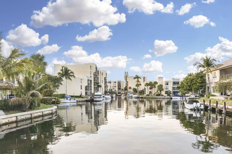 2 bedroom Condominium at 17 Royal Palm Way #105, Boca Bayou Condo, Boca Raton — photo 4