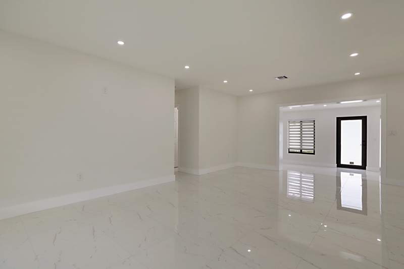 4 bedroom Single Family Residence at 421 Fontana Drive, Palm Springs Village 4, Palm Springs — photo 3