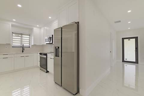 421 Fontana Drive, Palm Springs FL - photo 7 of 42