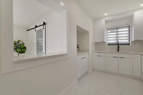 421 Fontana Drive, Palm Springs FL - photo 12 of 42