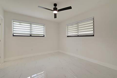 421 Fontana Drive, Palm Springs FL - photo 16 of 42