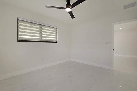 421 Fontana Drive, Palm Springs FL - photo 17 of 42