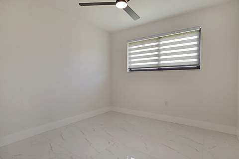 421 Fontana Drive, Palm Springs FL - photo 22 of 42
