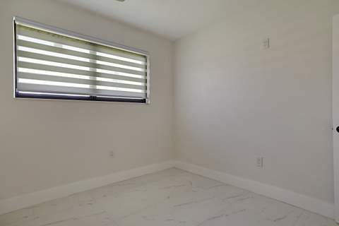 421 Fontana Drive, Palm Springs FL - photo 23 of 42