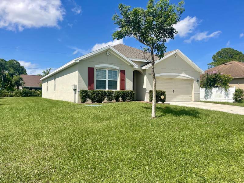 4 bedroom Single Family Residence at 1537 SW Meridian Avenue, Port St Lucie Section 14, Port St. Lucie — photo 2