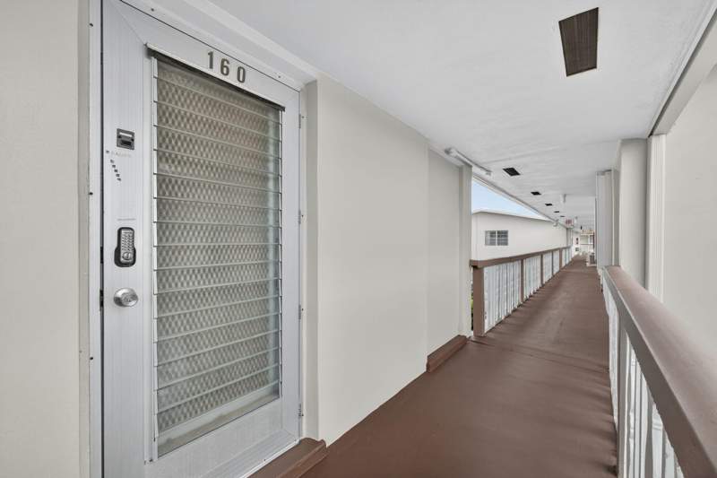 2 bedroom Condominium at 160 Easthampton G, Easthampton Condo, West Palm Beach — photo 2