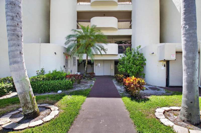 2 bedroom Condominium at 6342 Longboat Lane #201, Windsong At Boca Del Mar Condo, Boca Raton — photo 2