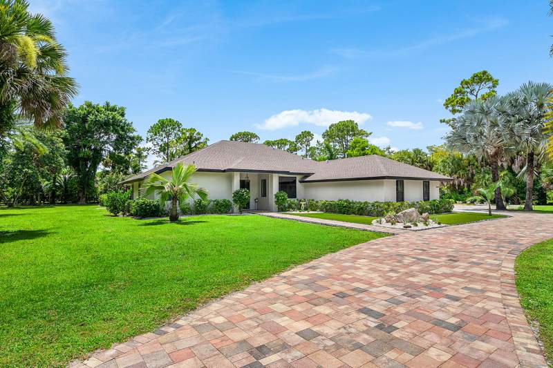 4 bedroom Single Family Residence at 14829 Stirrup Lane, Paddock Park 1 Of Wellington, Wellington — photo 3