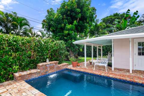 816 Avon Road, West Palm Beach FL - photo 17 of 25