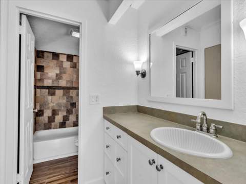 3002 NE 5th Terrace #105-B, Wilton Manors FL - photo 15 of 39