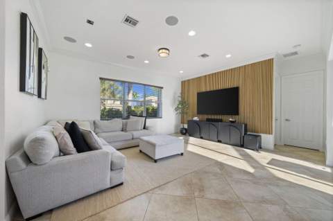 8844 Starhaven Cove, Boynton Beach FL - photo 9 of 39