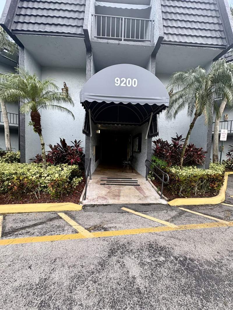 2 bedroom Condominium at 9200 Lime Bay Boulevard, Lime Bay Condominium 7, Tamarac — photo 3