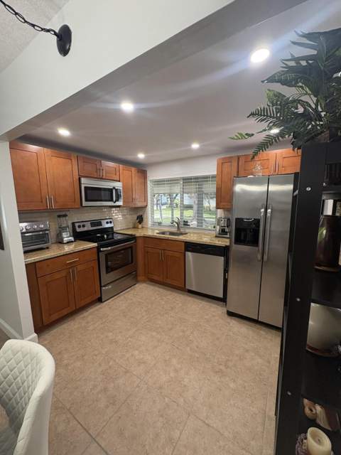 9200 Lime Bay Boulevard, Tamarac FL - photo 8 of 30