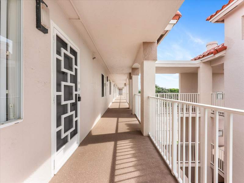 2 bedroom Condominium at 14111 Royal Vista Drive #405, Huntington Pointe, Delray Beach — photo 5