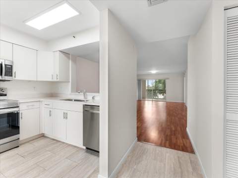 14111 Royal Vista Drive #405, Delray Beach FL - photo 7 of 73