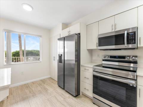 14111 Royal Vista Drive #405, Delray Beach FL - photo 8 of 73