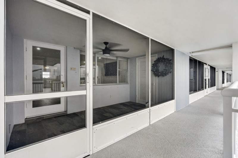 1 bedroom Condominium at 100 Shore Court #311, Shore Club Apts A Inc, North Palm Beach — photo 3