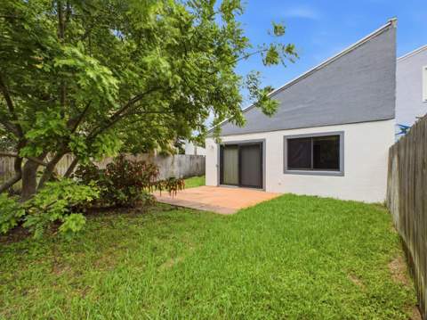 5088 NW 5th Street, Delray Beach FL - photo 7 of 22