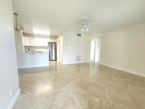 209 Pine Hov Circle #B-2, Greenacres FL - photo 10 of 32