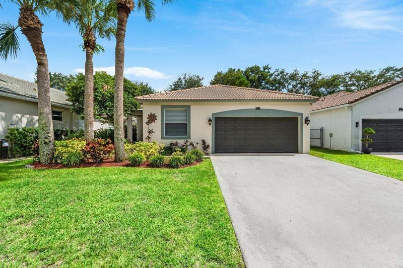 3 bedroom Single Family Residence at 196 Seminole Lakes Drive, Seminole Estates & Townhomes, Royal Palm Beach — photo 3