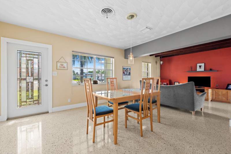 2 bedroom Single Family Residence at 1175 Grant Street, Look Homesites No 4, Hollywood — photo 5