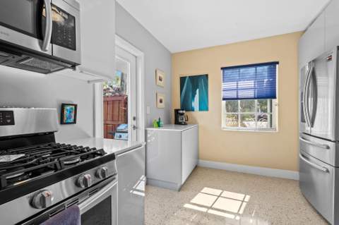 1175 Grant Street, Hollywood FL - photo 9 of 29