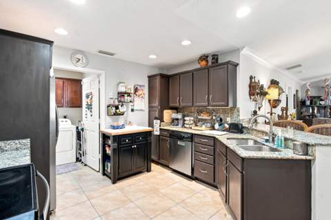 82 Mediterranean Boulevard, Port St. Lucie FL - photo 6 of 46