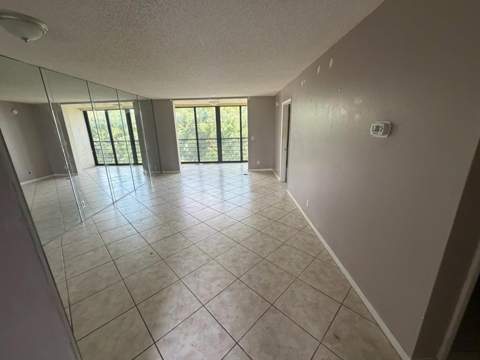 4760 W Lucerne Lakes Blvd W #407, Lake Worth FL - photo 11 of 16