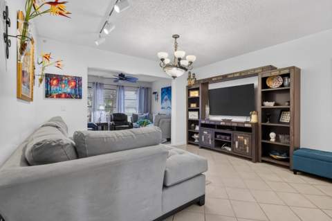 6802 Moonlit Drive, Delray Beach FL - photo 15 of 51