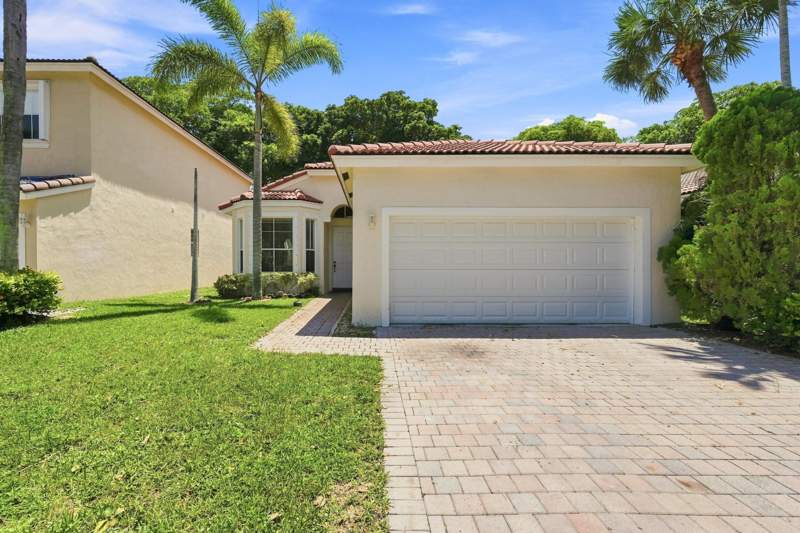 3 bedroom Single Family Residence at 7778 NW 17th Place, Walnut Creek, Pembroke Pines — photo 2