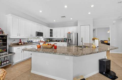 9362 Isles Cay Drive, Delray Beach FL - photo 10 of 33