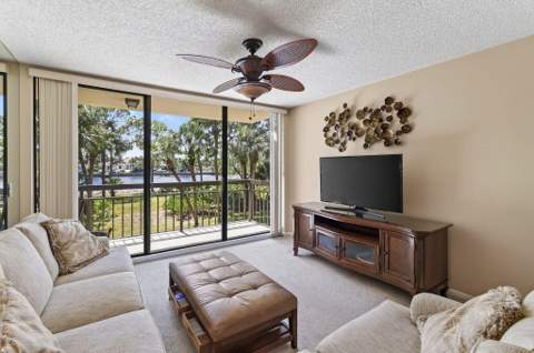 2101 Marina Isle Way #202, Jupiter FL - photo 10 of 35