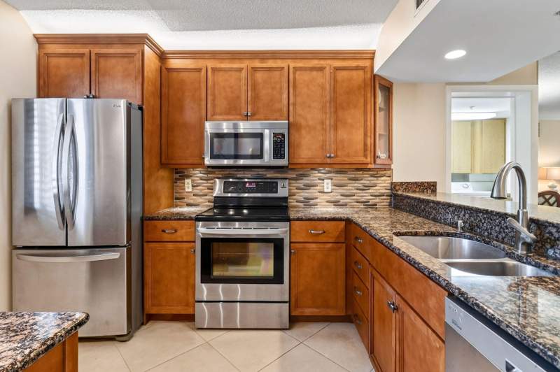 2 bedroom Condominium at 2101 Marina Isle Way #202, Marina At The Bluffs Condo, Jupiter — photo 3