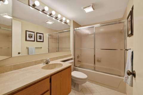 2101 Marina Isle Way #202, Jupiter FL - photo 23 of 35