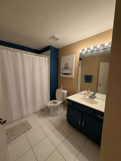 1102 Woodfield Road, Greenacres FL - photo 9 of 16