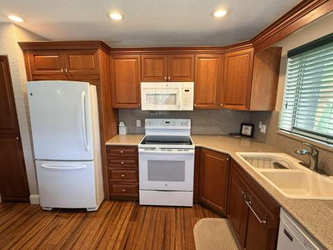 21 Lexington Lane #H, Palm Beach Gardens FL - photo 10 of 42