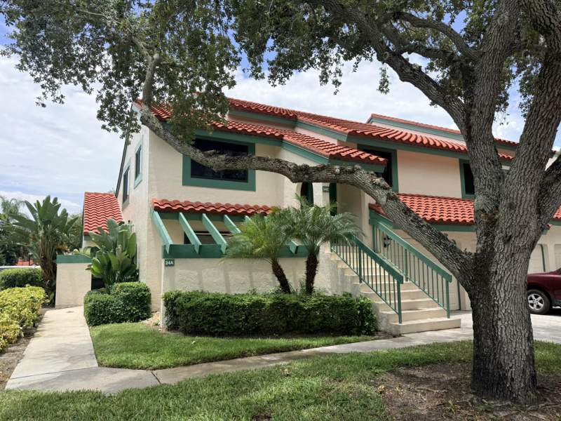 2 bedroom Condominium at 24 Lexington Lane #A, Lexington Green Condo, Palm Beach Gardens — photo 2