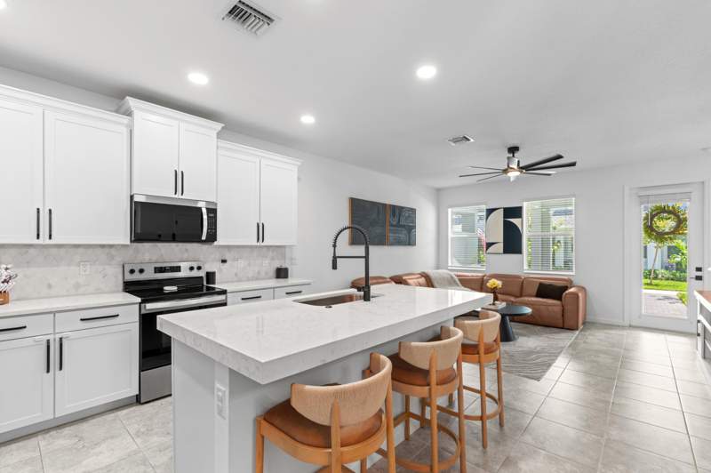 3 bedroom Townhouse at 4147 S Longwood Lake Square, Terraces Of Westlake, Westlake — photo 4